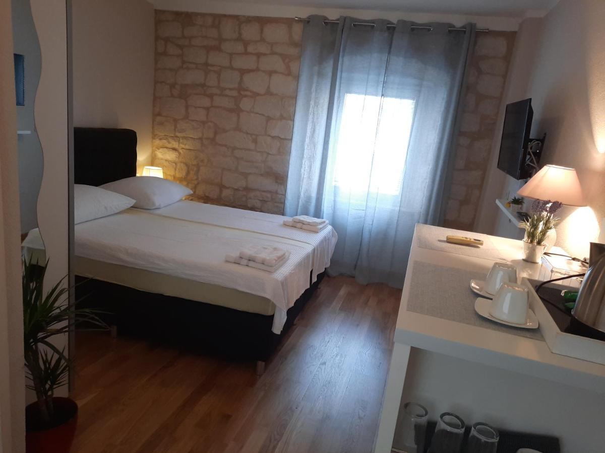 Room No3 Трогир Экстерьер фото